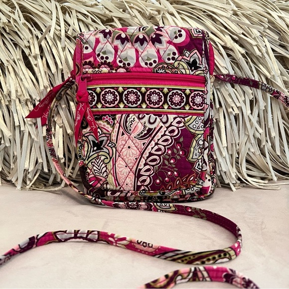 VERA BRADLEY Very Berry Paisley Velcro Mini Hipster Crossbody Pink Purple Travel - Picture 1 of 13